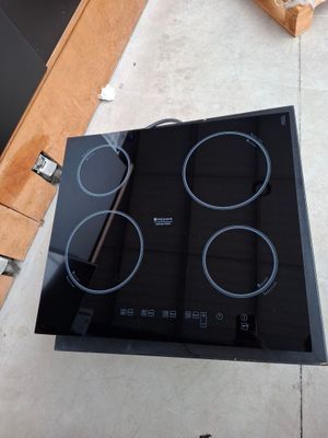Plaque de cuisson induction 4 foyers HOTPOINT ARISTON Puiss.…