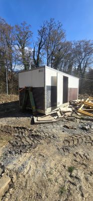 TC11 : Caisse de chantier AMPLIROL (2,2m x 6m) timon déclaré…