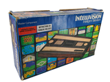 une boîte ouverte sur laquelle figure un jeu vidéo