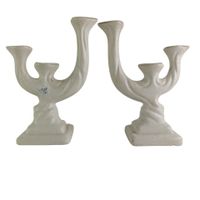 Paire de chandeliers en céramique blanche. (photo 2)
