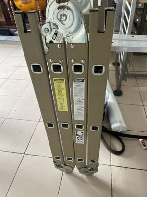 a picture of a machine that is sitting on the floor