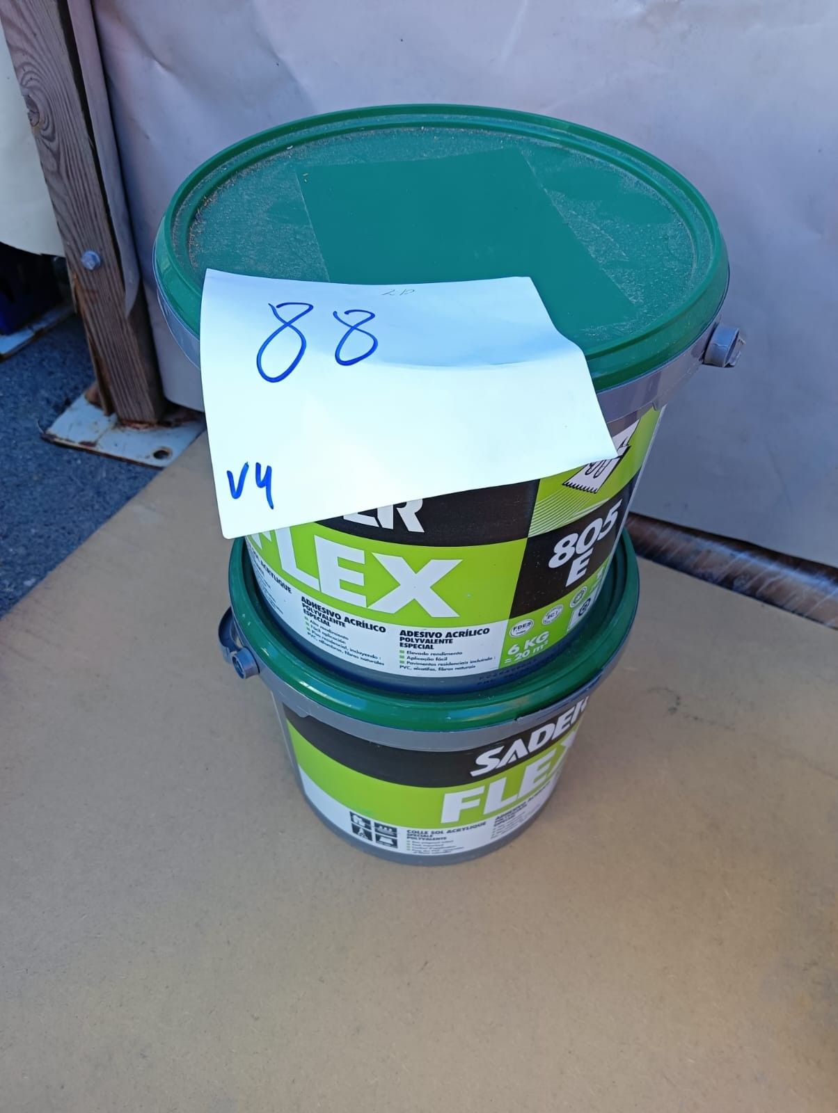 Lot de 2 seaux de colle SADER FLEX 805 E de 6 kg chacun, soi…