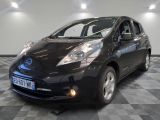 une photo d'une voiture électrique Nissan Leaf noire