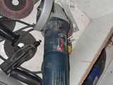 une photo montrant un ensemble d'outils rangés dans une boîte