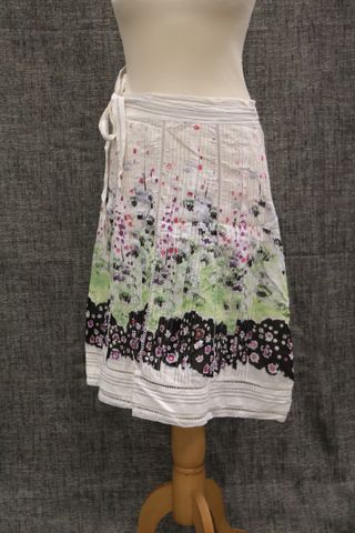 KENZO : jupe taille 38 en coton ajouré