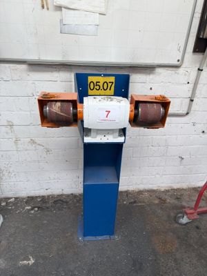 an image of a machine that is on the ground