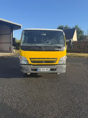 Mitsubishi Canter Dépanneuse 2011 - Kilométrage 227 447 km