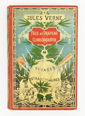 un vieux livre sur lequel figure l'image d'une plante