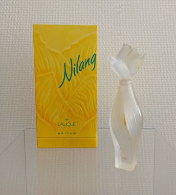 LALIQUE France Nilang Flacon en cristal moulé, panse torsadé…
