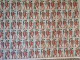 une photo d'une photo représentant un motif égyptien sur une feuille de papier