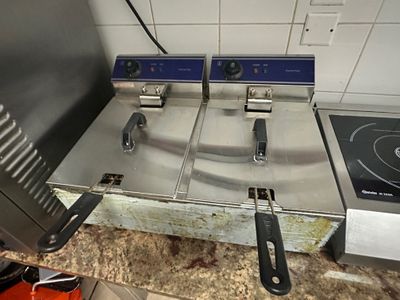 Friteuse double - vj frais 14.28% TTC - TVA récupérable - ve…
