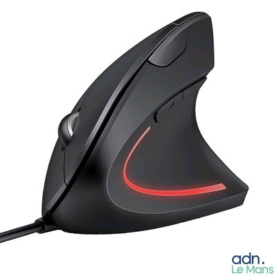 une souris d'ordinateur avec un voyant rouge sur le côté