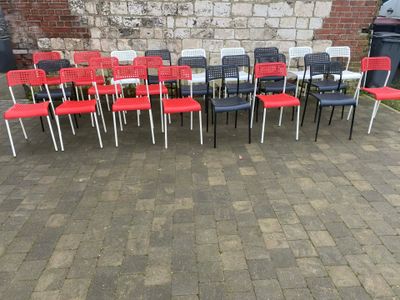 24 Chaises Metal Pvc Occasion