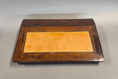 Ecritoire en placage d'acajou et filets de bois clair, intér…