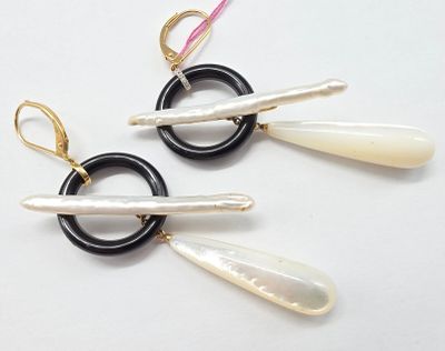 Paire DE Boucles D'Oreilles EN OR Blanc Sertie DE Perles D'E…