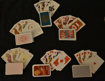 Lot de six jeux de cartes modernes publicitaires, rééditions…