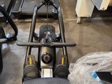 a machine that is sitting on the floor in the room