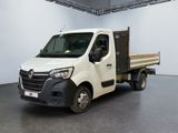 un camion blanc garé dans une pièce