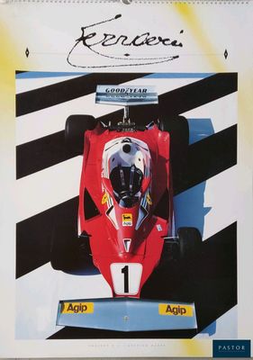 une image représentant un calendrier sur lequel figure une photo de voiture de course