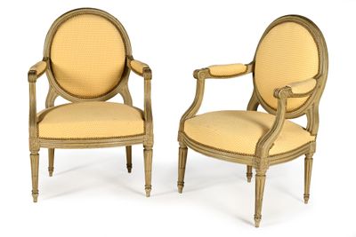 paire de fauteuils de style louis xvi