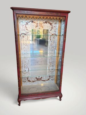 an image of a display case with a mirror in it