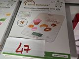 deux boîtes de petits produits « Balance » posées sur une table
