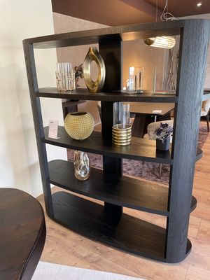 2 vitrines « Navarino » frêne dark co?ee 160 x 150 x 40 cm.