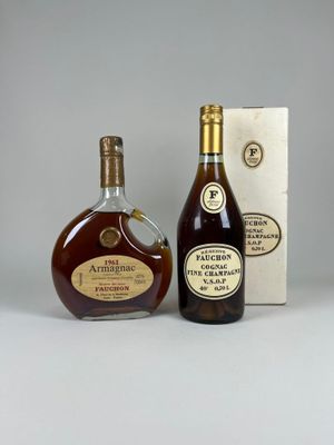 une image représentant une bouteille de brandy à côté d'une boîte