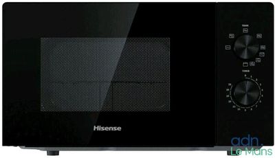 four à micro-ondes noir avec commandes électroniques sur fond blanc