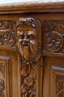 Coffre en noyer sculpté à décor en façade des quatre Saisons… (photo 5)
