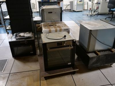 Contenu Dans Une Piece Laboratoire ET Ayant Subi Des Tests E…