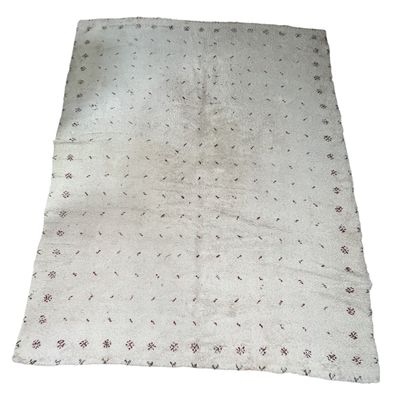 gros plan d'un tapis sur fond blanc