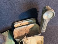 Lot comprenant une paire de jumelles, un jouet, une lampe et… (photo 2)