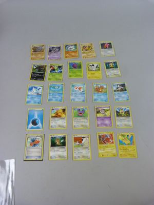 POKEMON NINTENDO Lot de 25 cartes Pokémon françaises.