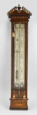 une grande horloge en bois surmontée d'un baromètre