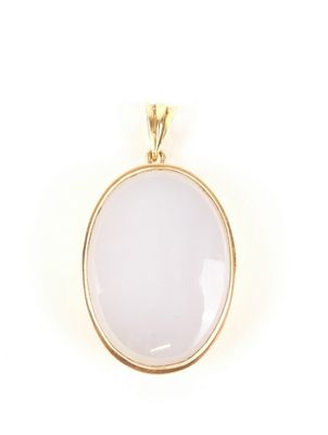 un pendentif en verre blanc muni d'une bélière plaquée or