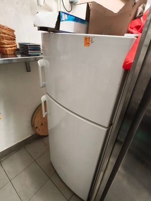 Réfrigérateur-congélateur GORENJE Attention, lot situé à la …