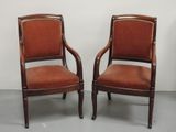 paire de chaises en acajou avec accoudoirs rembourrés
