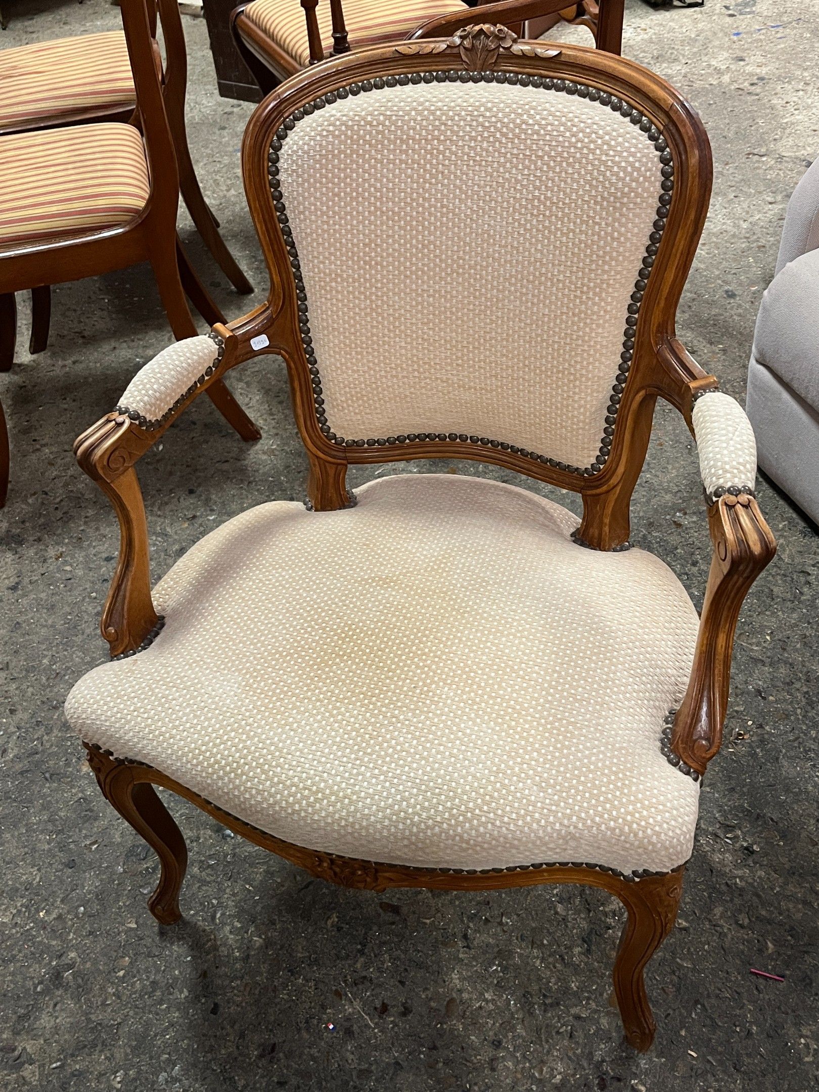 Fauteuil cabriolet de style Louis XV