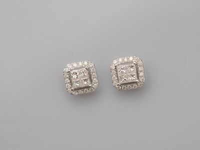 Paire de boucles d'oreilles coussins en or gris 750°/°° (18K… - Photo 1