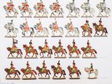 de nombreuses figurines représentant des hommes à cheval et des chevaux