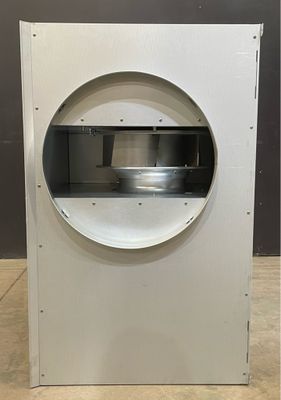 une image d'un ventilateur contenant une plaque métallique
