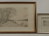 deux dessins encadrés représentant des arbres et une route dans une pièce