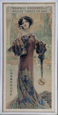 tableau représentant une femme en robe tenant un éventail et une horloge
