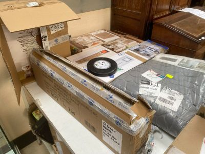 A L'ETUDE - LITIGE TRANSPORT - LOT petit mobilier comprenant 8 petits  - Photo 1