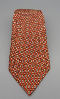 Hermès Paris, Cravate en soie imprimée à décor de croisillon…