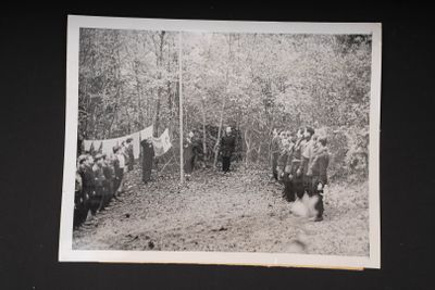 Photo de presse FFI. En noir et blanc.