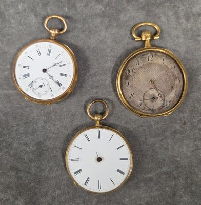trois montres de poche anciennes comportant des chiffres romains