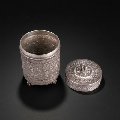 Boîte à noix de bétel en métal argenté de forme cylindrique … - Photo 1