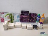 de nombreux types de produits de soins de la peau sur la table